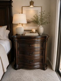 Dark Wood 3-Drawer Nightstand