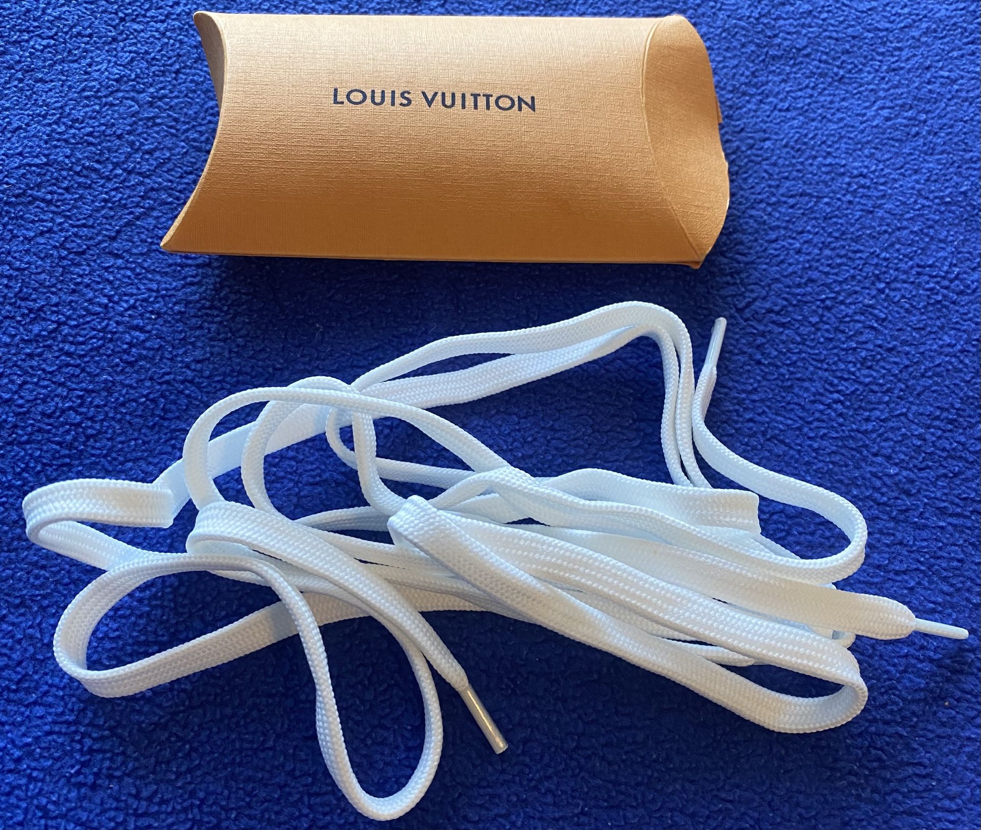 NEW LOUIS VUITTON White & Black Shoelaces