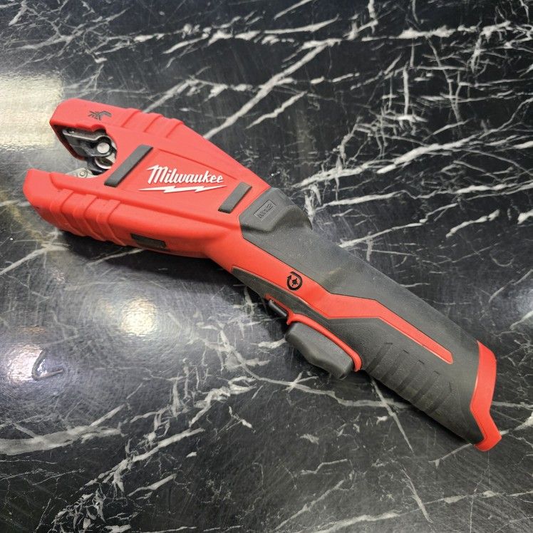 Milwaukee M12 12V Lithium-Ion Cordless Copper Tubing Cutter (Tool-Only)