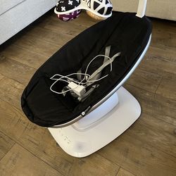 4 Moms Swing