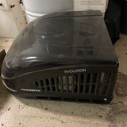 Dometic Brisk II Evolution Air Conditioner