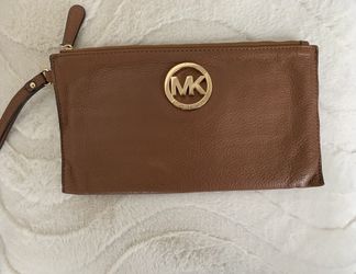 Michael Kors Leather Wristlet Comes With Dust Bag