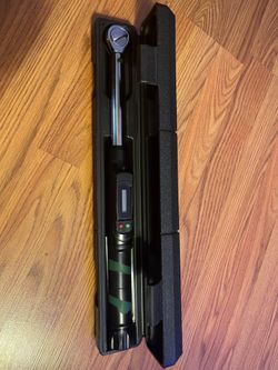 Digital torque wrench
