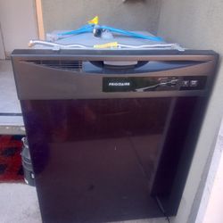 Frigidaire® 24" Built In Dishwasher-Black with tall-tub design and PowerPlus® heavy cycle