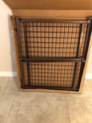 Baby Gate / Pet Gate - Fits opening from 31-50”