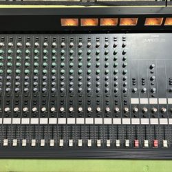 Yamaha Mixing Console MR1642