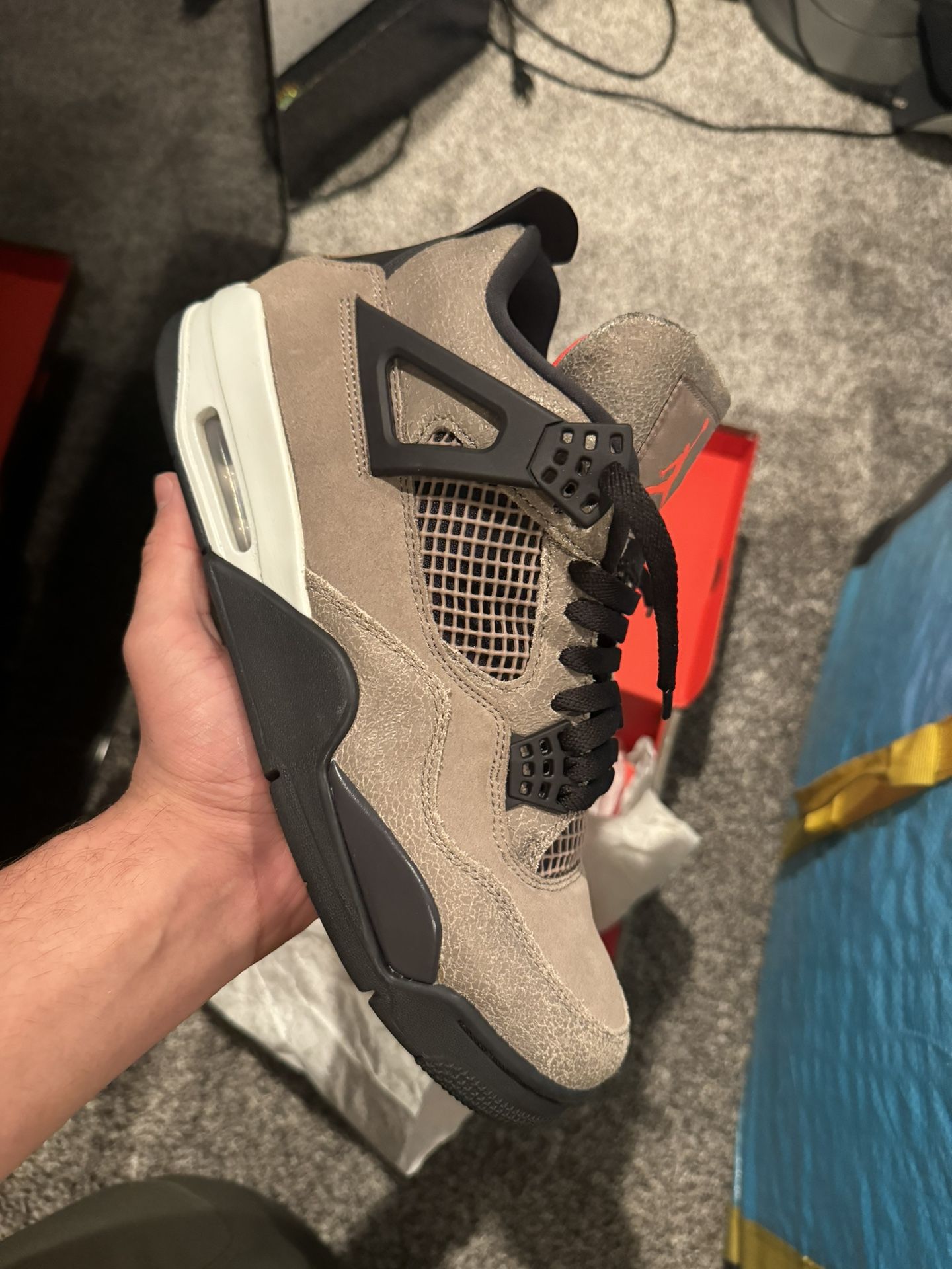 Air Jordan 4 Taupe Haze