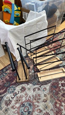 Retail earring/jewelry displays