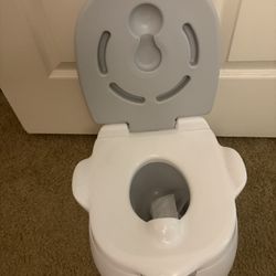 Munchkin Potty Training Toilet 