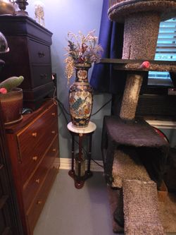 Small plant or vase table