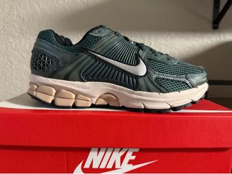 Nike Vomero 5