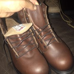 Red Wing Nuevos Size 8.5