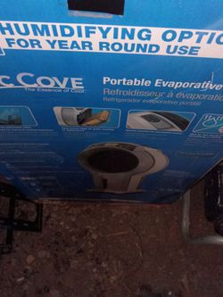 Portable evaporative cooler