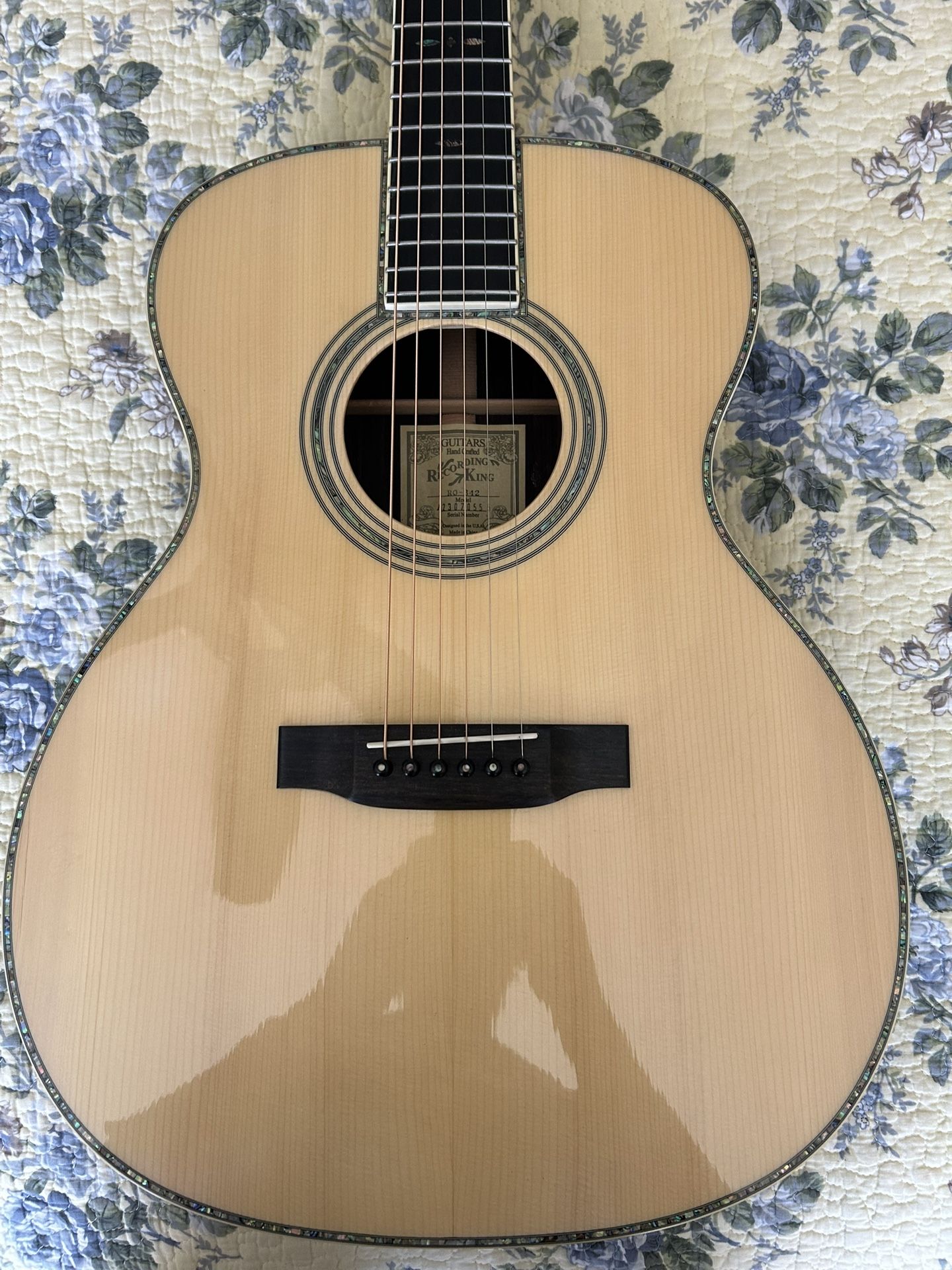 Acoustic Guitar-Recording King 000 