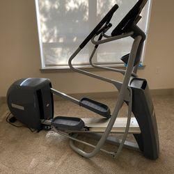 Precor EFX 447 Elliptical Machine (BARELY USED!)