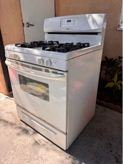 Kenmore white stove gas stove oven used