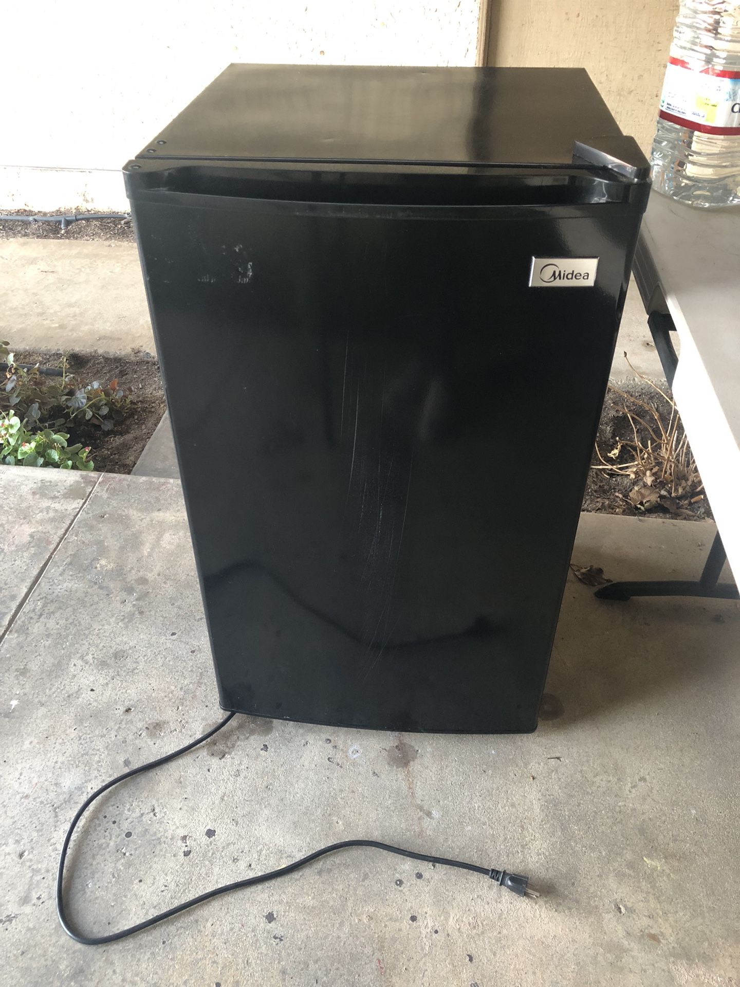 Midea 157L Upright Freezer