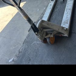 Pallet Jack 
