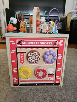 FAO Schwarz Sensory Cube For Baby / Toddler