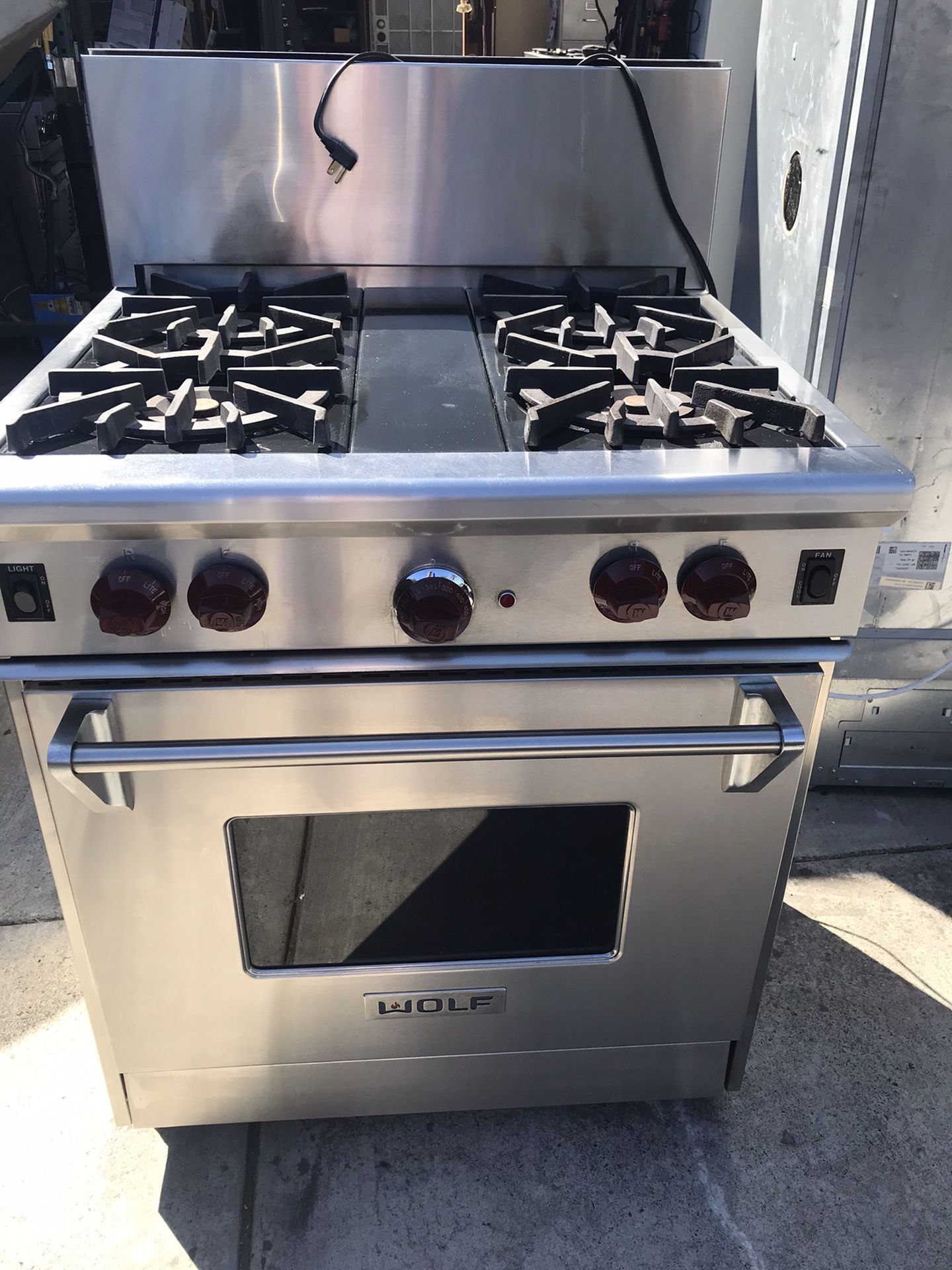 WOLF Gourmet Professional Stove 30”