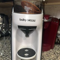 Baby Brezza Formula Pro 