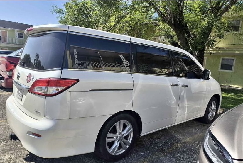 2012 Nissan Quest
