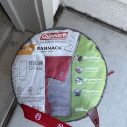 Coleman bannack sleeping bag in like new condition!