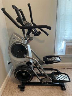Bowflex  Max trainer M7 very gently used