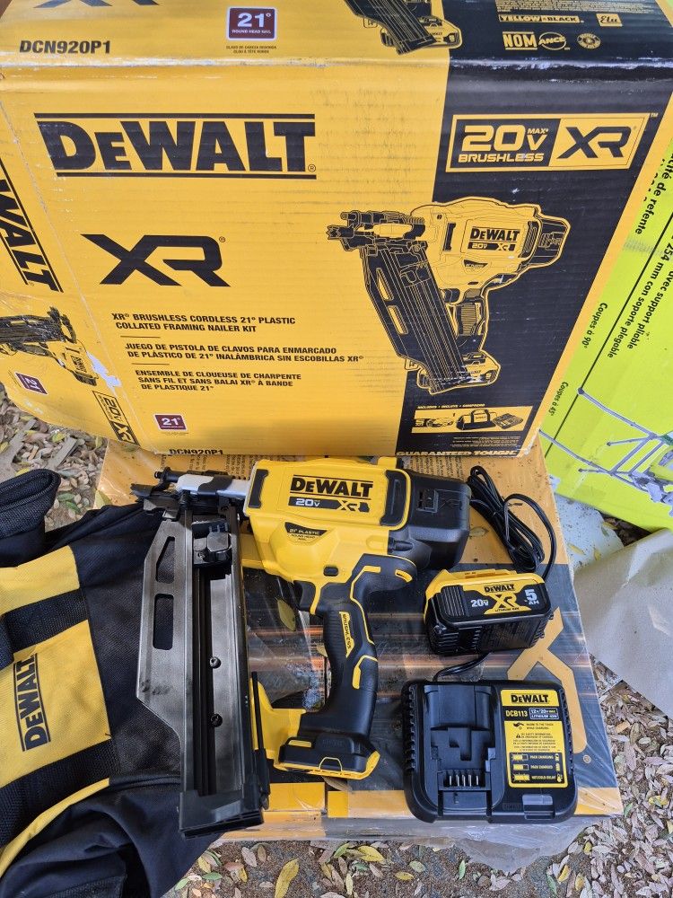 DEWALT 20-Volt 21° Cordless Framing Nailer Kit Battery and Charger