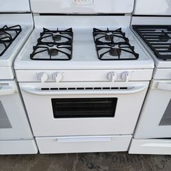 Frigidaire white 4 burner range stove
