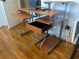 Personal computer desk