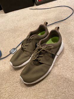 Nike Rosie iguana sz 8.5 (used)