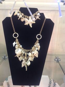 14K gold - filled cultured pearl necklace and bracelet set.