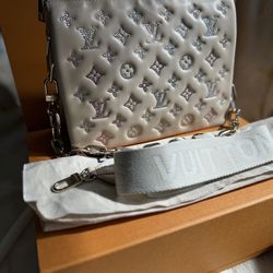 Louis Vuitton Coussin pm