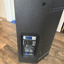 Electro Voice ETX-15P Powered Speakers