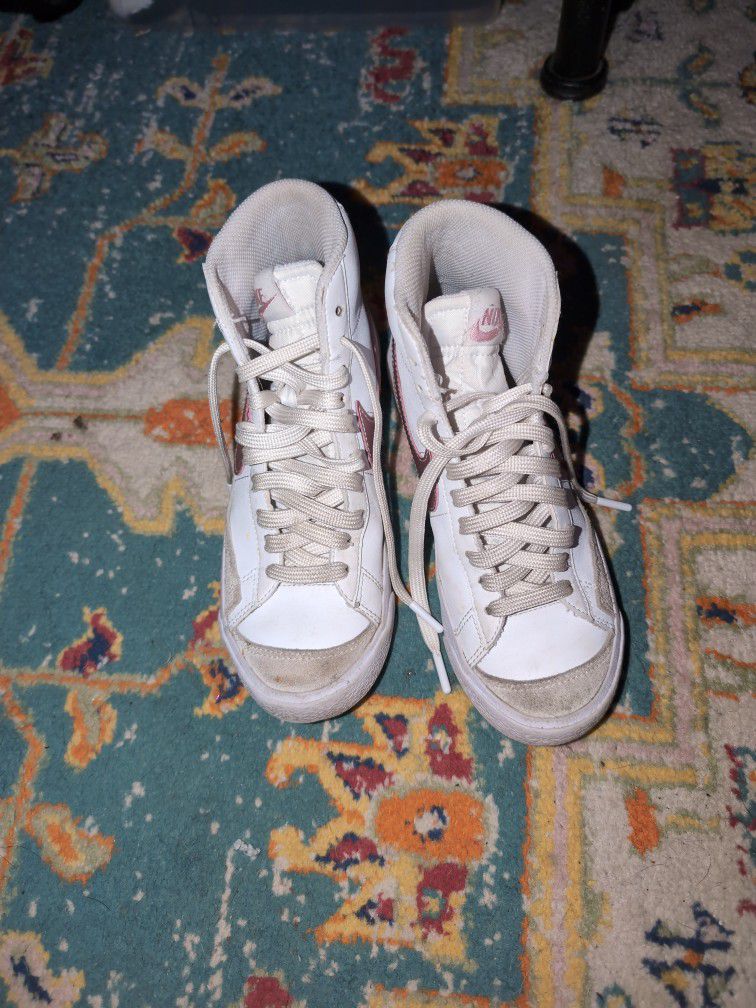 White And Pink Used Size 4.5Y-US Nike Blazers (Offer?)