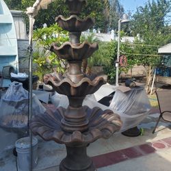 New 7ft Shell Water Fountain 