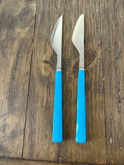 Vintage Anacapa Stainless Steel Knives with Blue Handles – Set of 2