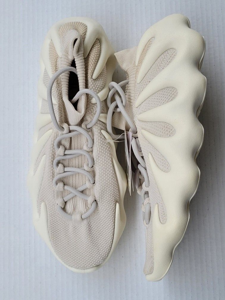 YEEZY 450 CLOUD WHITE SZ 11 NEVER WORN!