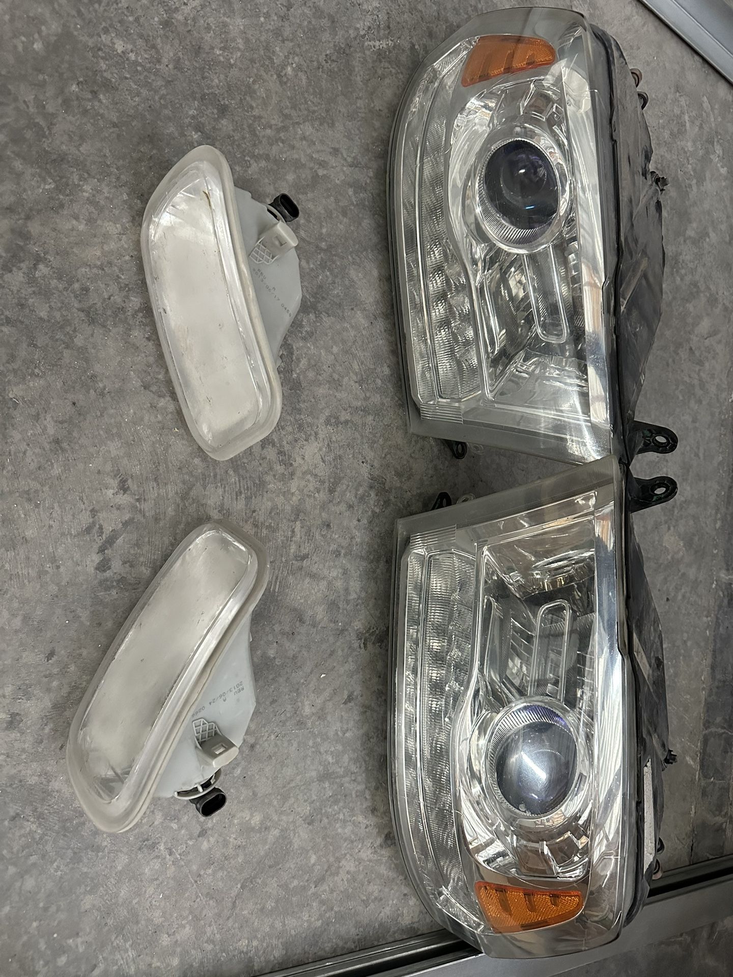 2014 Ram Truck Headlights & Fog lights