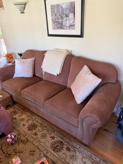 Traditional sofa set with Nailhead Trim
