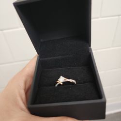 1/10 CT. T.W. Multi-Diamond Bypass Ring in 10K Two-Tone Gold