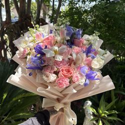 mother’s day flowers / flower bouquet