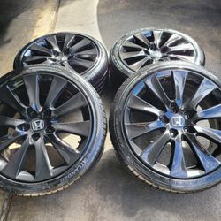 Honda civic- HONDA ACCORD SPORT  rims 18x8 original in excellent condition 5×114.3mm new tires