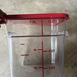 4 Food storage Containers 