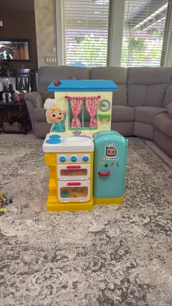 Cocomelon kids kitchen play toy
