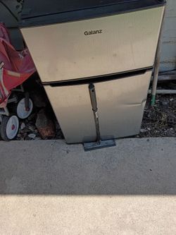 Mini Fridge.  Galanz