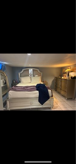 Queen bed set