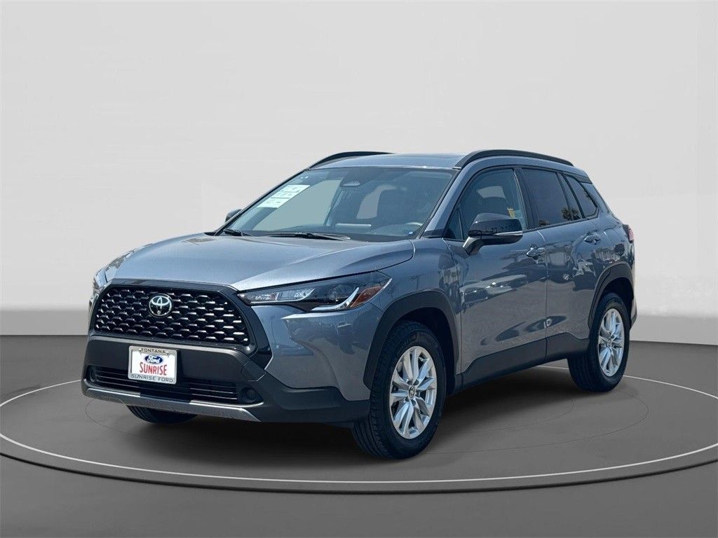 2025 Toyota Corolla Cross LE 