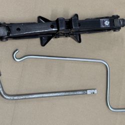 TOYOTA CAMRY COROLLA JACK WITH LUG WRENCH & JACK HANDLE OEM
